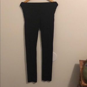 Black leggings with seam details